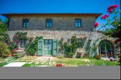 RESTORED COUNTRY HOUSE FOR SALE GAIOLE IN CHIANTI, TUSCANY