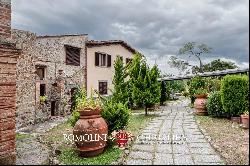 HAMLET SALE TUSCANY, CELLAR, HORSE RIDING CENTRE, TENNIS