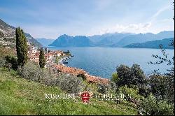 HISTORIC LAKEFRONT VILLA WITH BOTANIC GARDEN FOR SALE LAKE ISEO