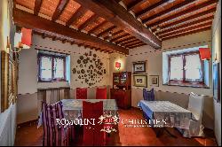 HOTEL WITH RESTAURANT PIZZERIA FOR SALE, TUSCANY, ITALY