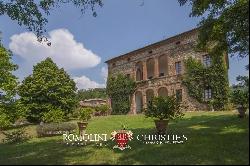 TUSCAN ESTATE WITH MANOR VILLA, 10 HA OF LAND, VINEYARDS,OLIVE GROVE FOR SALE IN ITALY, T