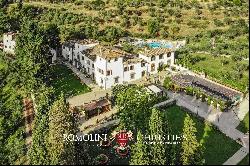 PRIVATE ESTATE WITH RENTAL BUSINESS AND FARM FOR SALE TUSCANY