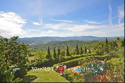 RESTORED MEDIEVAL HAMLET FOR SALE IN TUSCANY, AREZZO