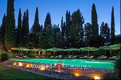 SAN GIMIGNANO: 20-KEY BOUTIQUE HOTEL FOR SALE IN TUSCANY