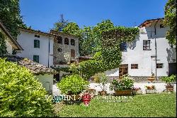 SMALL HAMLET FOR SALE IN UMBRIA MONTONE