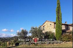 PANORAMIC COUNTRY HOUSE FOR SALE IN UMBRIA, ITALY