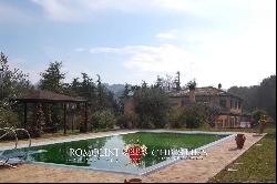 VILLA SEA VIEW WITH VINEYARD FOR SALE IN LE MARCHE