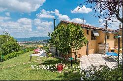 MODERN VILLA WITH PANORAMIC VIEWS FOR SALE IN AREZZO