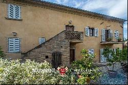 VILLA WITH POOL FOR SALE IN MONTERCHI TUSCANY