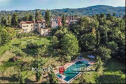 VILLA WITH POOL FOR SALE IN MONTERCHI TUSCANY