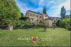 VILLA WITH POOL FOR SALE IN MONTERCHI TUSCANY