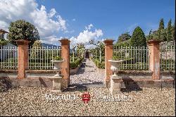 MAJESTIC LUXURY VILLA FOR SALE IN LUCCA, TUSCANY