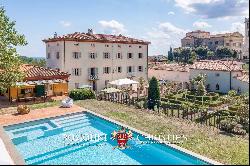 MAJESTIC LUXURY VILLA FOR SALE IN LUCCA, TUSCANY