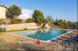 VILLA WITH VINEYARDS AND AGRITURISMO FOR SALE IN TUSCANY, CHIANTI