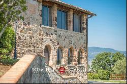 VILLA WITH VINEYARDS AND AGRITURISMO FOR SALE IN TUSCANY, CHIANTI