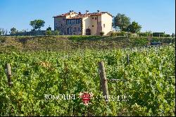 VILLA WITH VINEYARDS AND AGRITURISMO FOR SALE IN TUSCANY, CHIANTI