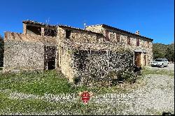 WINERY FOR SALE IN MONTALCINO, 3 HECTARES OF BRUNELLO VINEYARDS