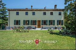 HISTORICAL VILLA WITH POOL FOR SALE LUCCA, TUSCANY