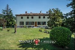 HISTORICAL VILLA WITH POOL FOR SALE LUCCA, TUSCANY