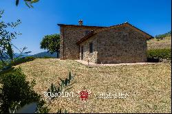 RESTORED COUNTRY HOUSE FOR SALE IN THE NESTORE VALLEY, UMBRIA