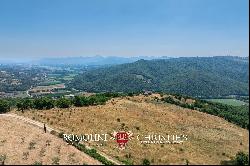 RESTORED COUNTRY HOUSE FOR SALE IN THE NESTORE VALLEY, UMBRIA