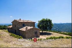 RESTORED COUNTRY HOUSE FOR SALE IN THE NESTORE VALLEY, UMBRIA