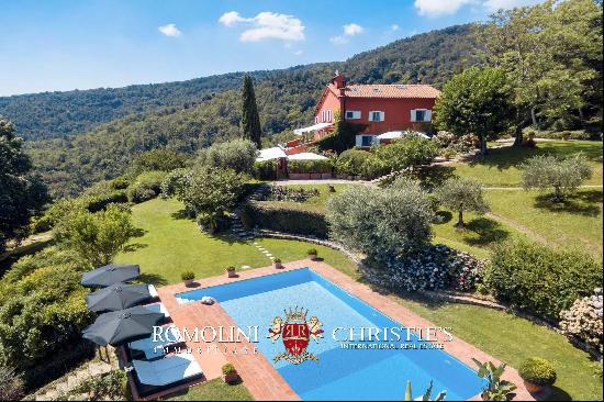 Tuscany - RESTORED VILLA WITH PANORAMIC VIEWS AND SWIMMING POOL IN FLORENCE