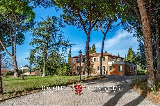 Lake Trasimeno - WINERY WITH CHARMING MANSION AND RESTAURANT FOR SALE IN UMBRIA