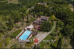 PANORAMIC VILLA WITH POOL AND PRIVATE LAKE FOR SALE IN UMBRIA