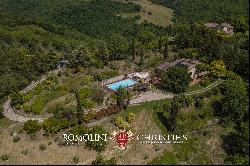 PANORAMIC VILLA WITH POOL AND PRIVATE LAKE FOR SALE IN UMBRIA