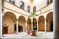 Florence - LUXURY APARTMENT FOR SALE IN THE HISTORICAL CENTER