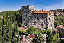 CASTLE FOR SALE IN A PANORAMIC POSITION IN CHIANTI CLASSICO