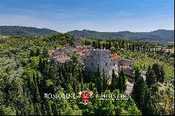 CASTLE FOR SALE IN A PANORAMIC POSITION IN CHIANTI CLASSICO