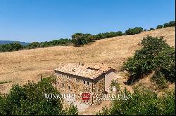 Umbria - PANORAMIC FARMHOUSE FOR SALE IN THE NESTORE VALLEY