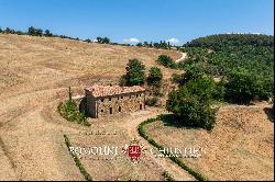 Umbria - PANORAMIC FARMHOUSE FOR SALE IN THE NESTORE VALLEY