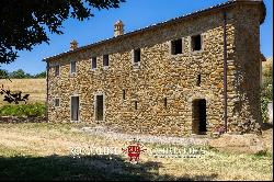 Umbria - PANORAMIC FARMHOUSE FOR SALE IN THE NESTORE VALLEY