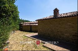 Umbria - COUNTRY HOUSE FOR SALE IN A PANORAMIC POSITION