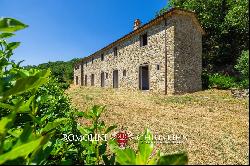 Umbria - COUNTRY HOUSE FOR SALE IN A PANORAMIC POSITION