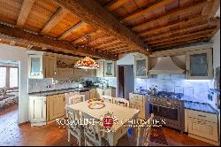 RESTORED FARMHOUSE FOR SALE JUST 30' FROM THE SEA, MARCHE