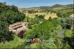 RIVERSIDE COUNTRY HOUSE FOR SALE IN VOLTERRA, TUSCANY