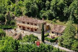 RIVERSIDE COUNTRY HOUSE FOR SALE IN VOLTERRA, TUSCANY