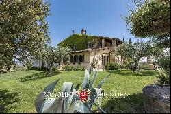 RENOVATED COUNTRY VILLA WITH POOL AND PANORAMIC VIEW OF ASSISI, UMBRIA