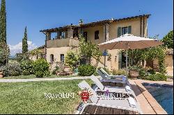 RENOVATED COUNTRY VILLA WITH POOL AND PANORAMIC VIEW OF ASSISI, UMBRIA