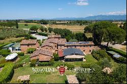 Lake Trasimeno -  BOUTIQUE HOTEL WITH VINEYARDS AND SPA FOR SALE IN UMBRIA