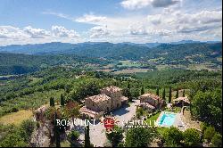 FARMHOUSE WITH POOL FOR SALE IN UMBERTIDE, UMBRIA