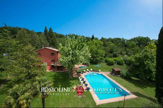 RESTORED VILLA WITH POOL FOR SALE IN UMBRIA