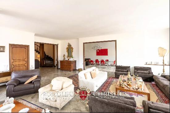 PENTHOUSE WITH PANORAMIC TERRACE FOR SALE, HISTORIC CENTER OF AREZZO