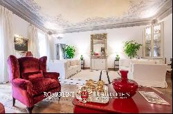 LUXURY APARTMENT WITH TERRACE FOR SALE IN SANTO SPIRITO, FLORENCE