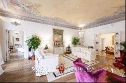 LUXURY APARTMENT WITH TERRACE FOR SALE IN SANTO SPIRITO, FLORENCE