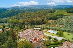 COUNTRY HOUSE OVERLOOKING SAN GIMIGNANO FOR SALE IN TUSCANY